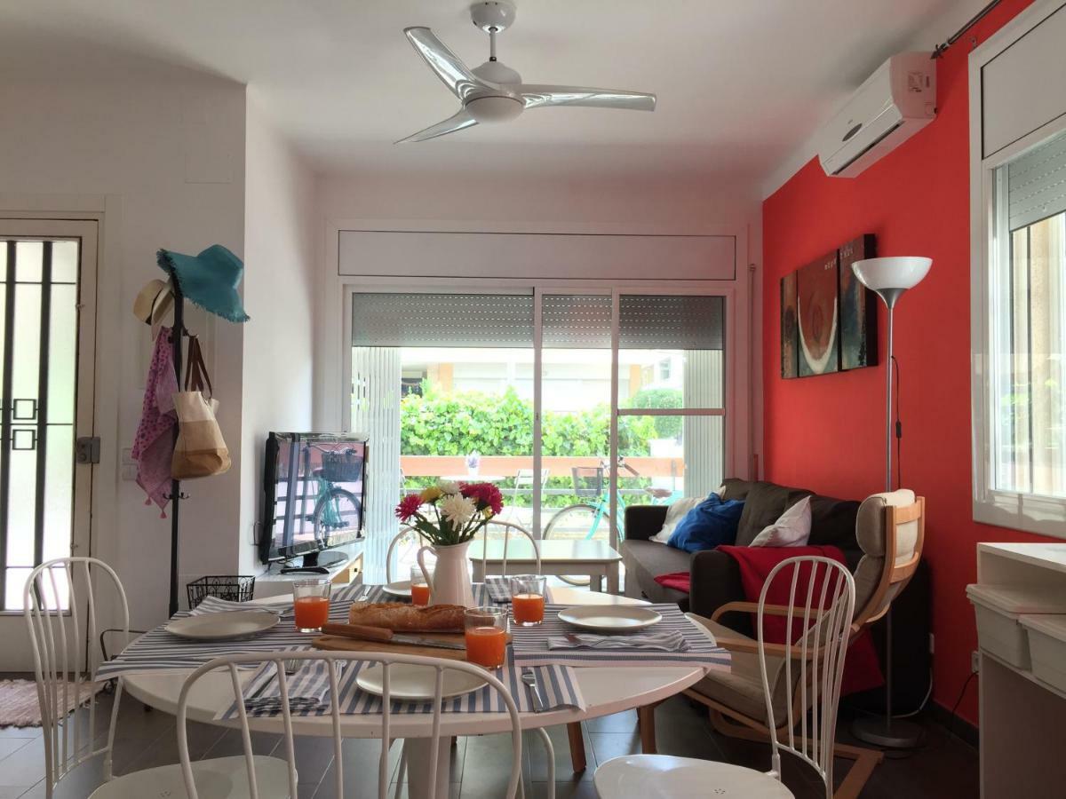 Nice Apartment 80 Meters From The Beach 卡拉费尔 外观 照片